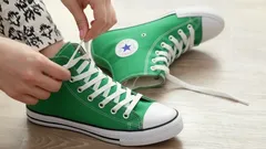 Levá nebo pravá: Kterou botu si obouváte jako první? Tohle vypovídá o vaší osobnosti