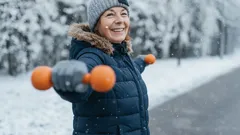 Stáří není rozsudek: Tato cvičení po šedesátce nastartují tělo znovu