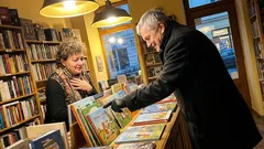 Životní historka: V knihkupectví se jeden manželský rozhovor změnil v nečekanou zpověď