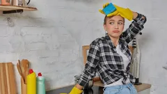 Neustálý úklid: Psychologové vysvětlili, co stojí za touhou po pořádku